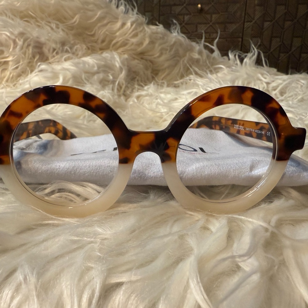 Tortoiseshell Round Glasses